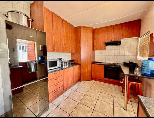 2 BEDROOM HOUSE FOR SALE IN VANDERBIJLPARK CW 6